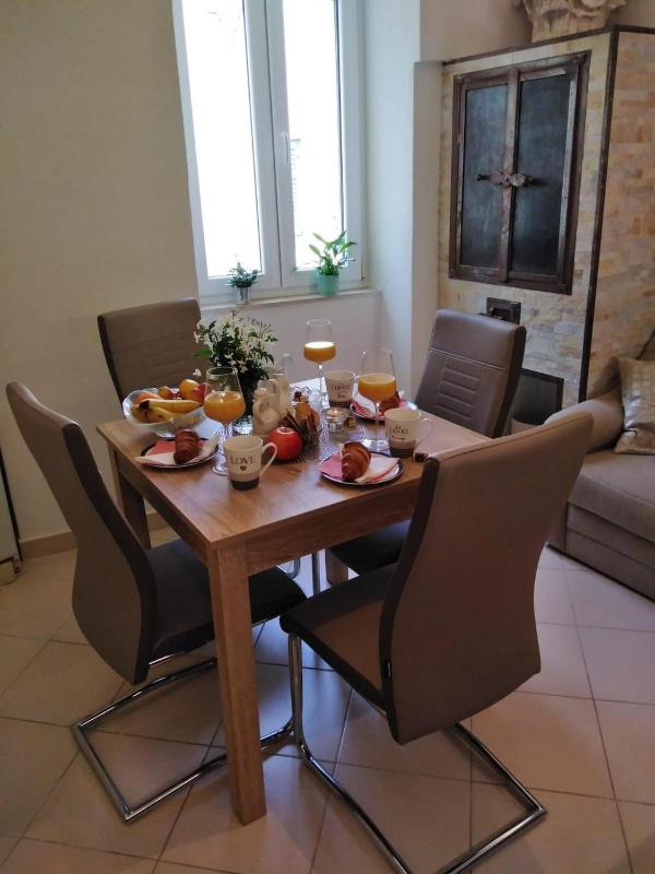 One Bedroom Apartment with Patio image 4