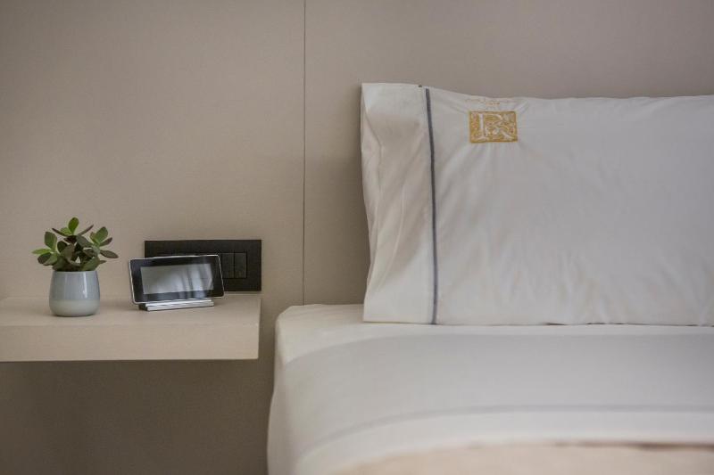Standard Double Room image 4