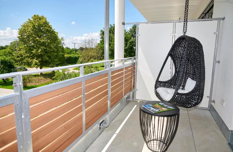 Deluxe Double Room with Balcony image 2