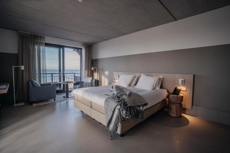 Superior room - sea view image 1