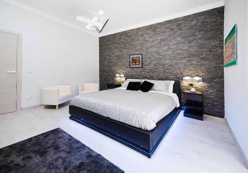Superior Family Room image 4