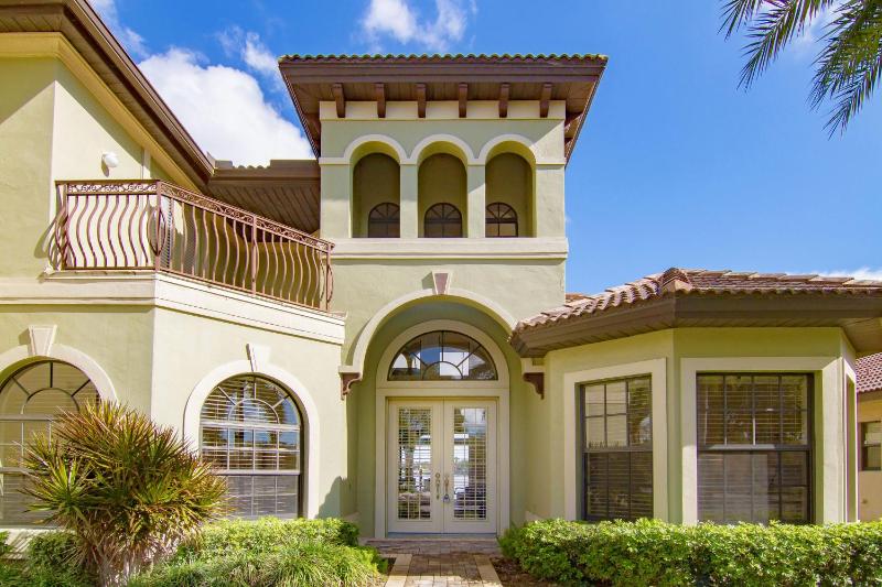 Tropical waterfront paradise with gulf access heated infinity pool and spa - Villa Southern Shores - image 32