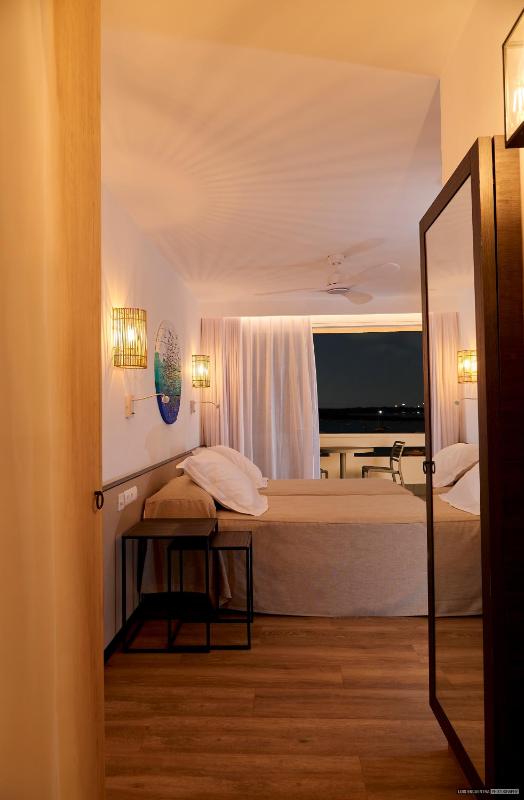 Studio with Sea View image 4