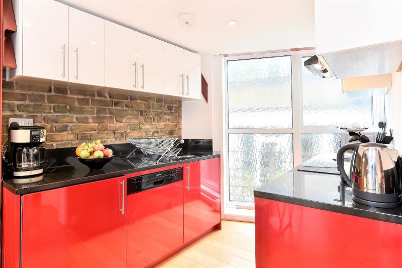 One-Bedroom Apartment image 2