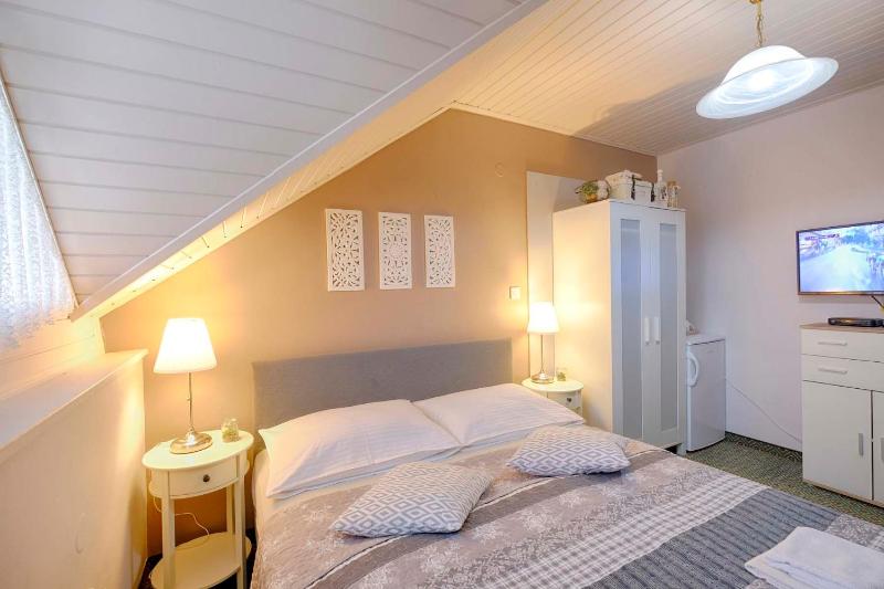 Bedroom for 6 People image 3