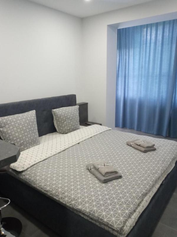 One-Bedroom Apartment image 3