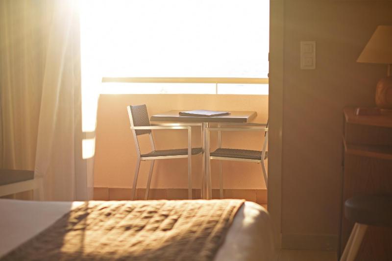 Standard Double Room with Sea View image 3