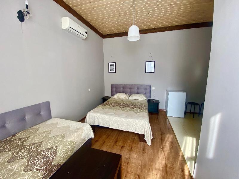 Triple Room with Balcony image 3