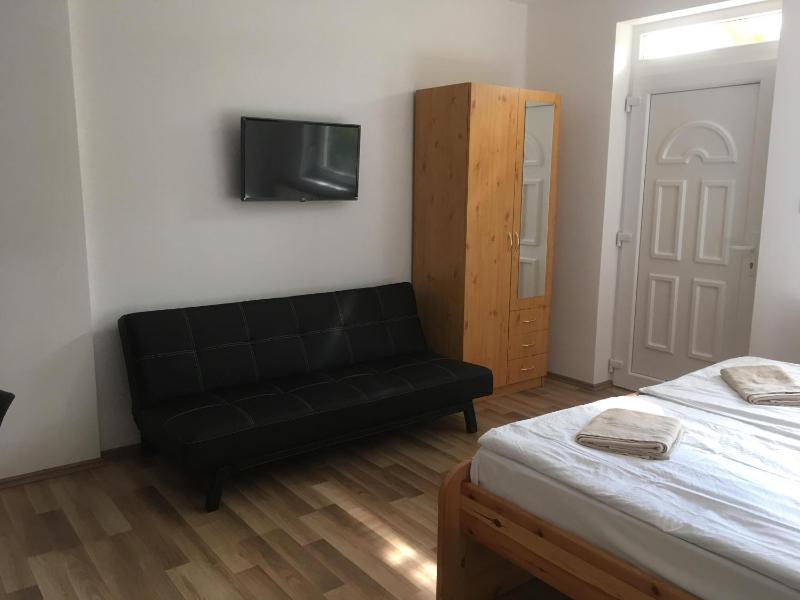 Apartment with Garden View image 3