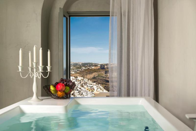Honeymoon Suite with indoor heated Hot Tub with Caldera View  image 2