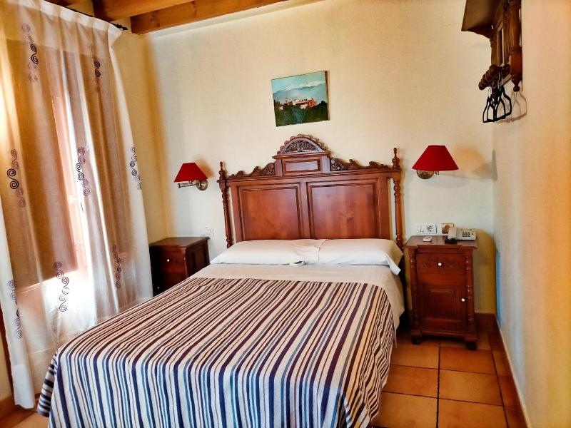 Double or Twin Room image 3