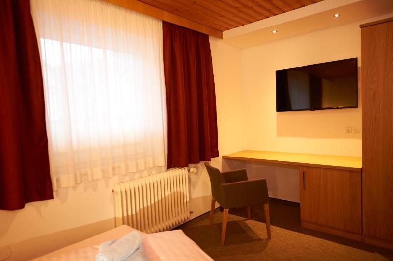 Superior Two-Bedroom Apartment (6 Adults) image 3