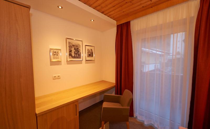 Superior Two-Bedroom Apartment (6 Adults) image 4