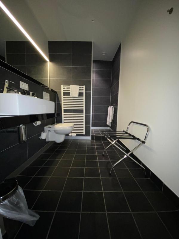 Budget Single Room image 4