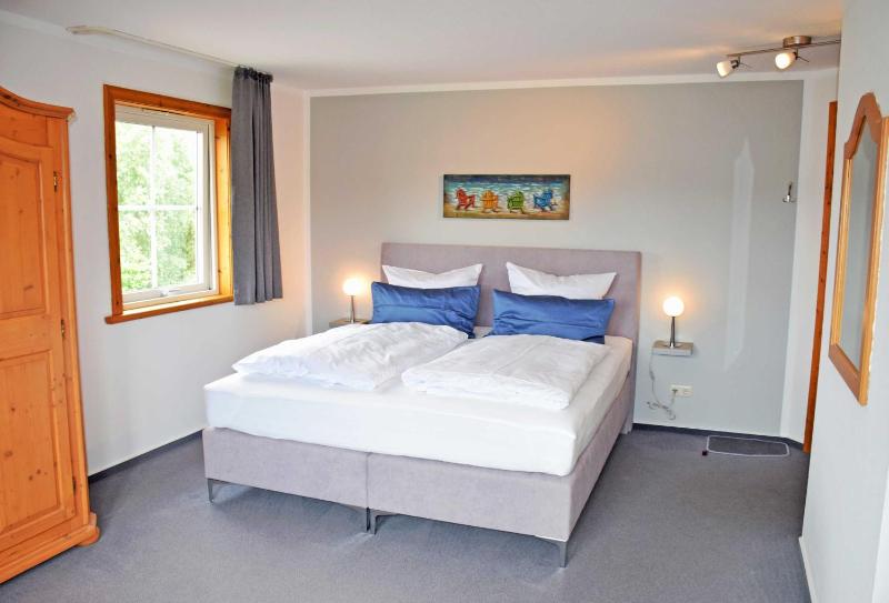 Double Room with Balcony image 3