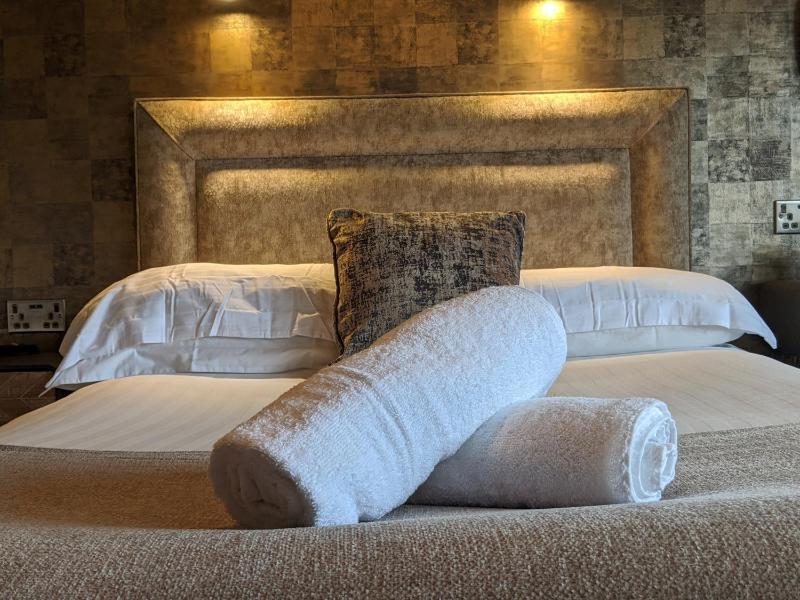 Double or Twin Room with Shower image 4