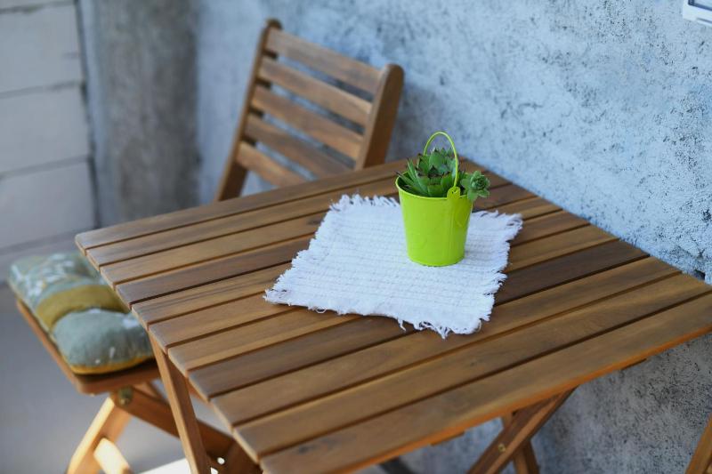 One-Bedroom Apartment image 2