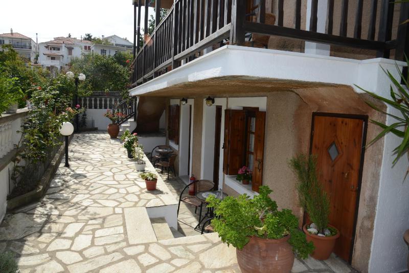 Sofia's Garden by Booking Kottas - image 7