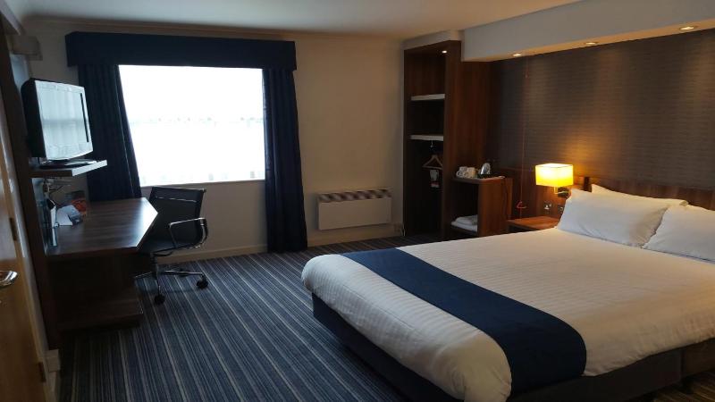 Double Room with Free Hot Breakfast - Accessible image 2