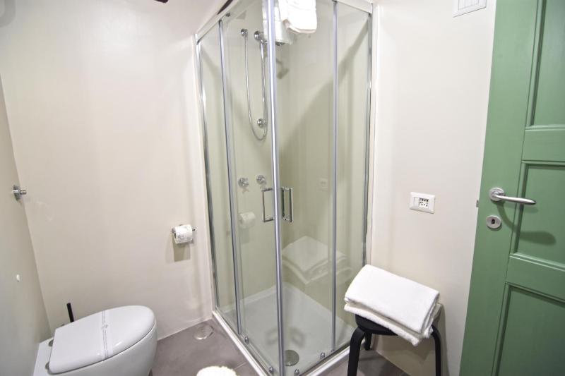 Standard King Room image 1