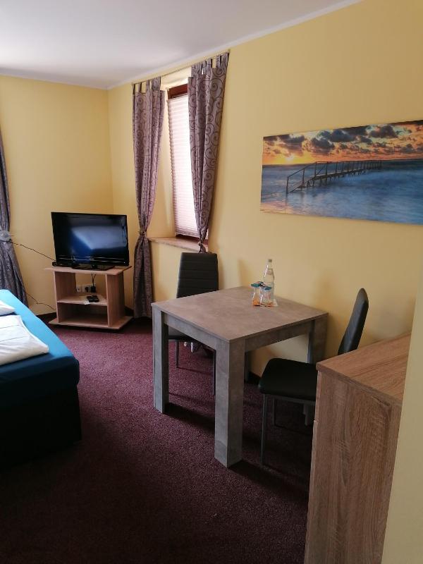 Standard Double Room image 4