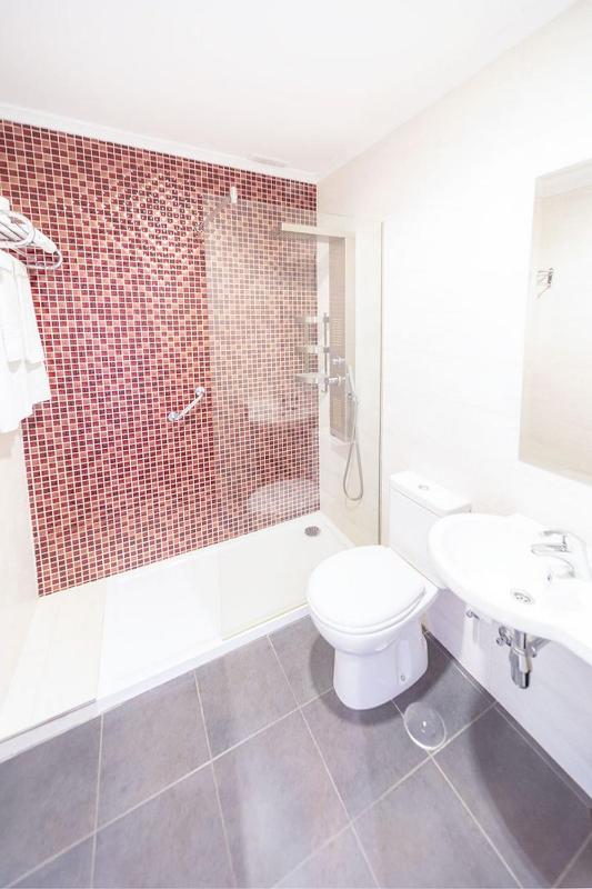 Double Room image 1