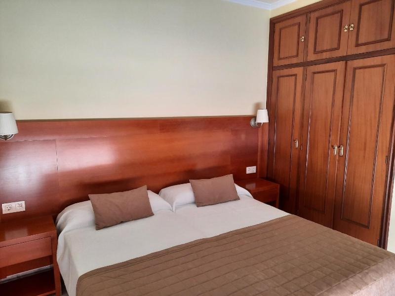 Hotel Cervantes - image 4
