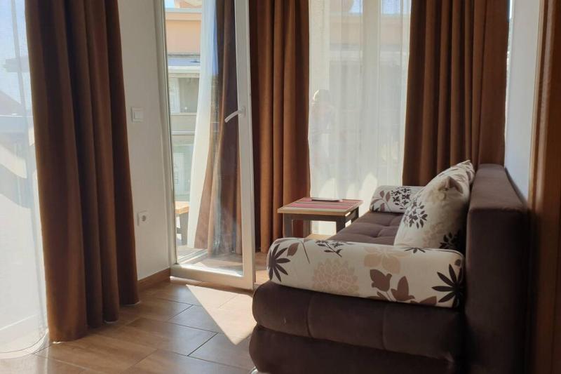One-Bedroom Apartment image 2