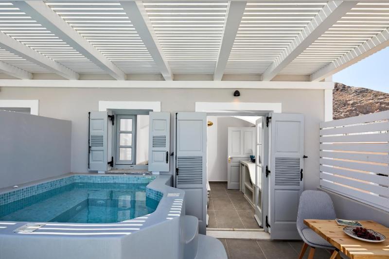 Executive Suite with Outdoor Hot Tub image 1