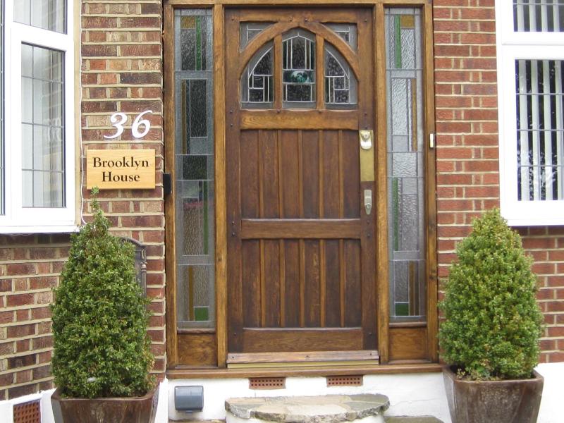 Deluxe Queen Room image 4