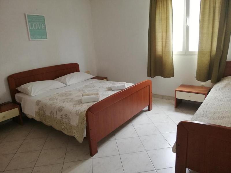 One-Bedroom Apartment with Terrace image 3