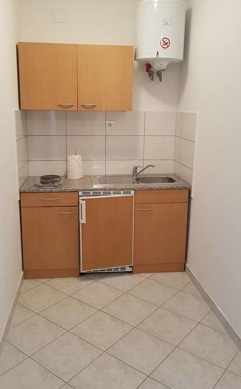 One-Bedroom Apartment image 1