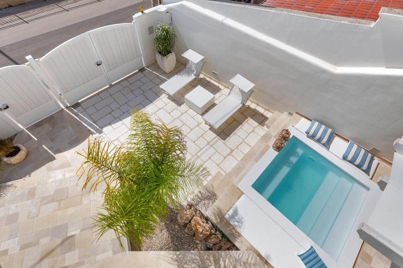 Three-Bedroom Villa image 4