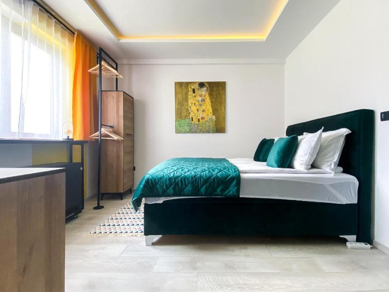 One-Bedroom Apartment image 3