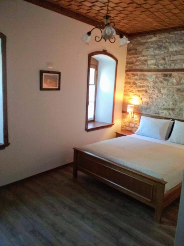 Family Room image 2