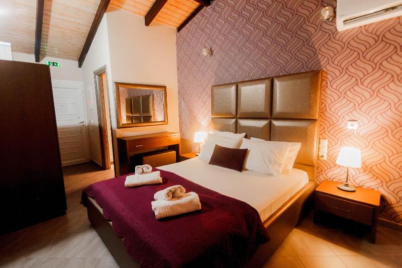 Deluxe Double Studio with Sea View image 3