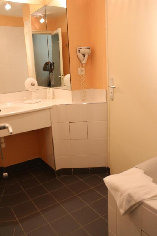 Large Double Room image 1
