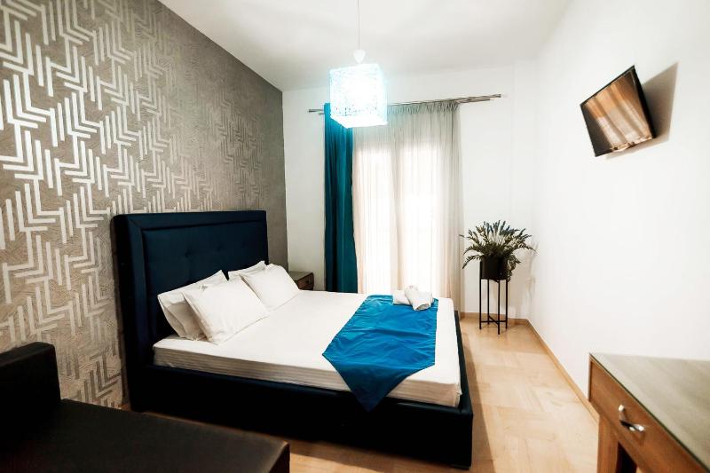 Deluxe Double Room image 2