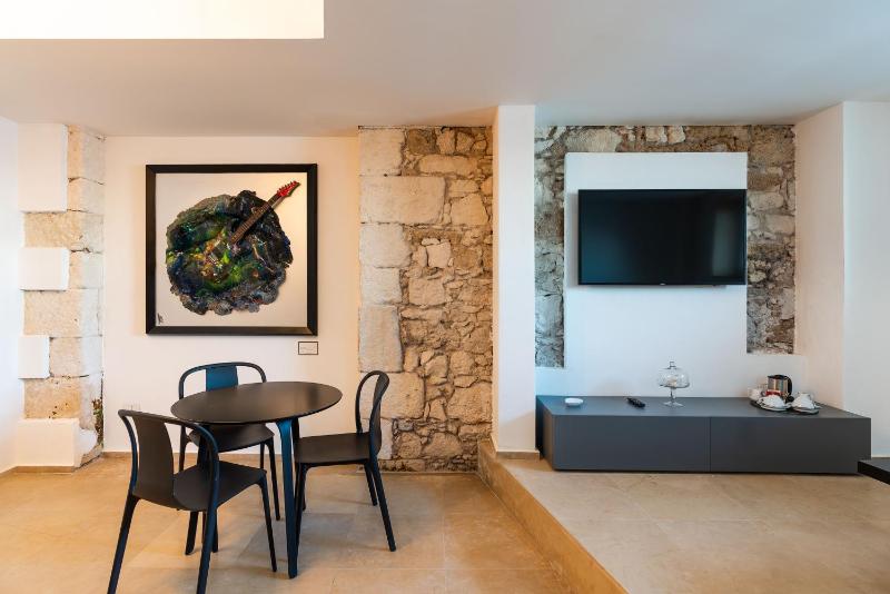 Re Dionisio Luxury Suites - image 39