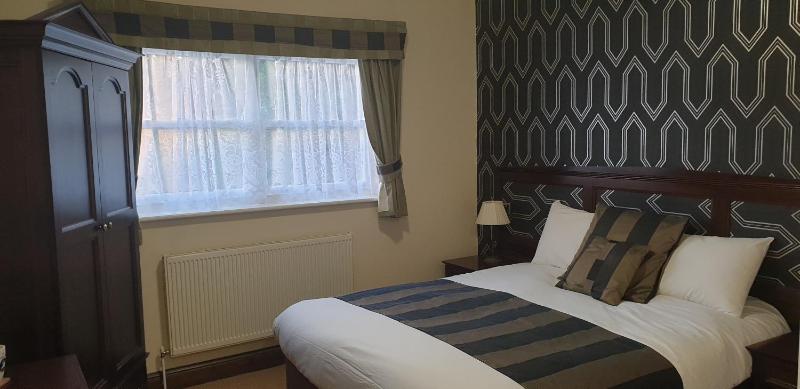 Double Room with Private Bathroom image 1