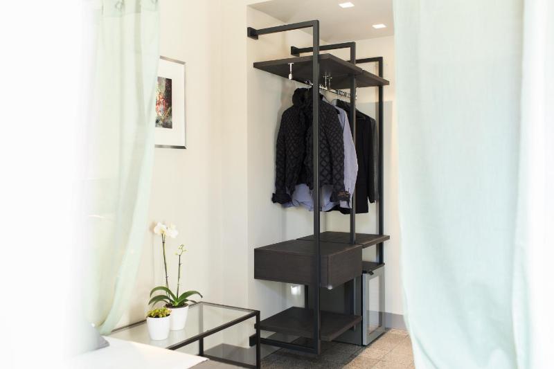 Large Double Room image 1