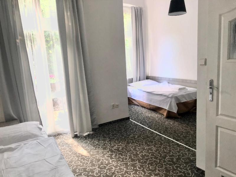 Luxury Quadruple Room image 1