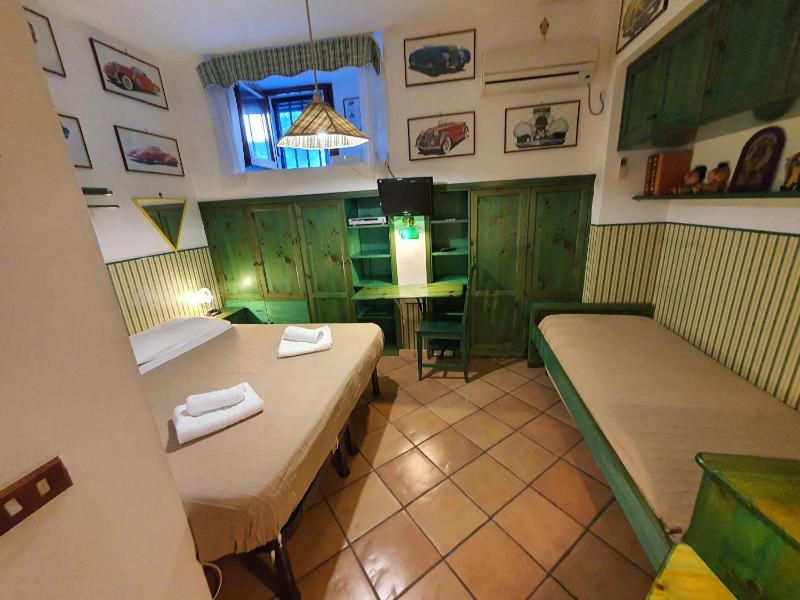 Double or Twin Room with Private External Bathroom image 1