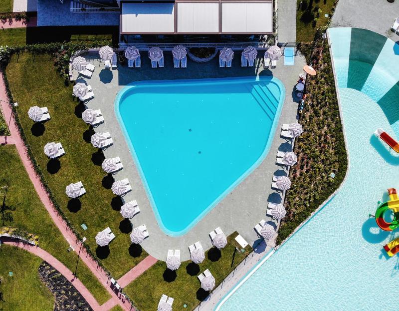 Sisan Family Resort - image 11