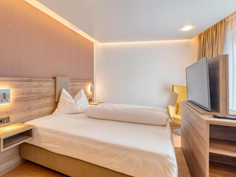 Deluxe Apartment image 2