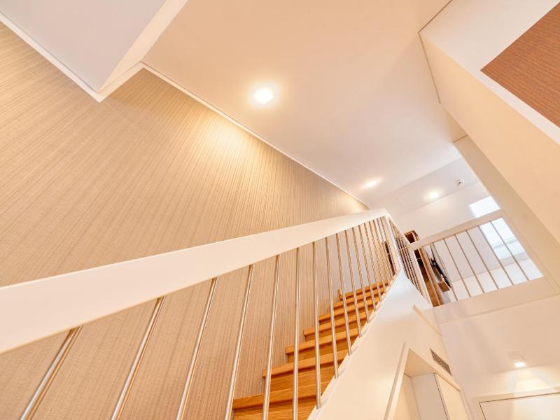 Studio - Split Level image 2