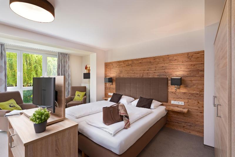 Deluxe Double Room image 1