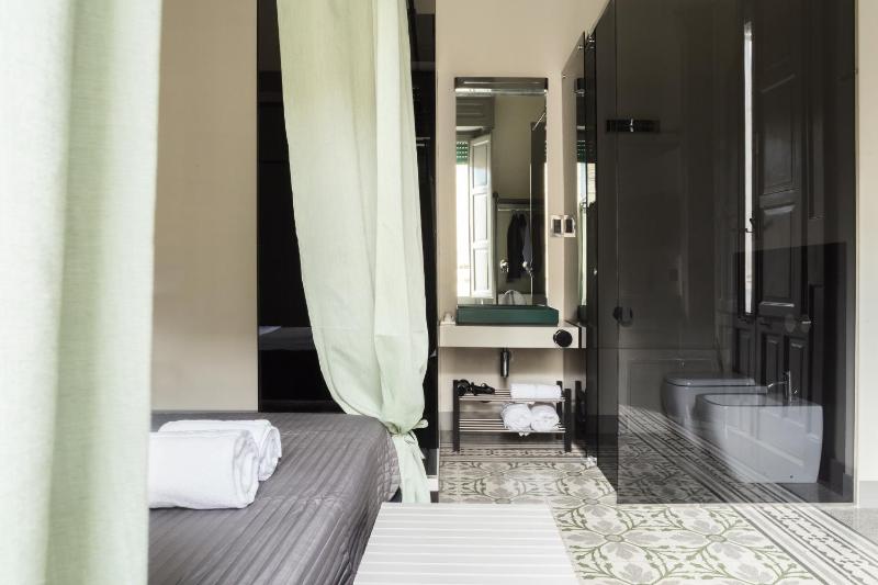 Superior Double Room image 4
