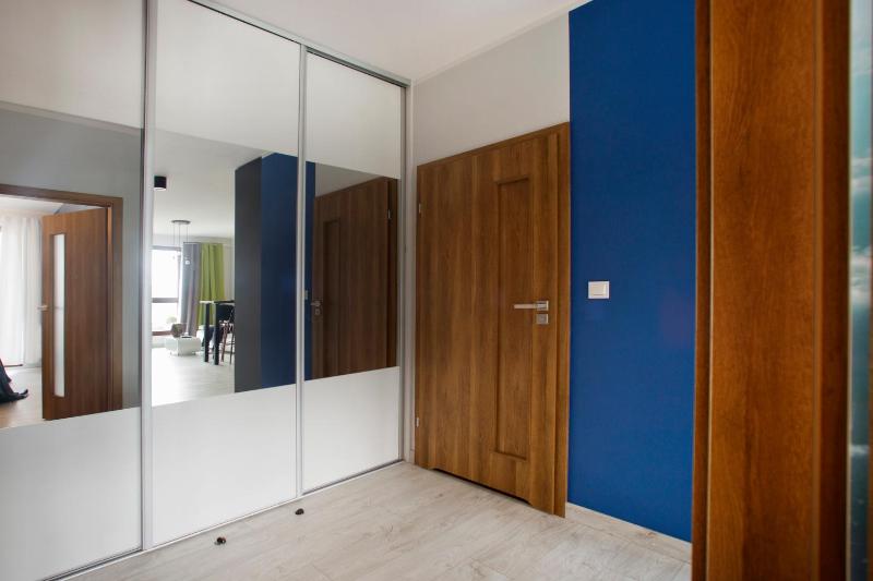 One-Bedroom Apartment - 6B Cybernetyki Street image 4