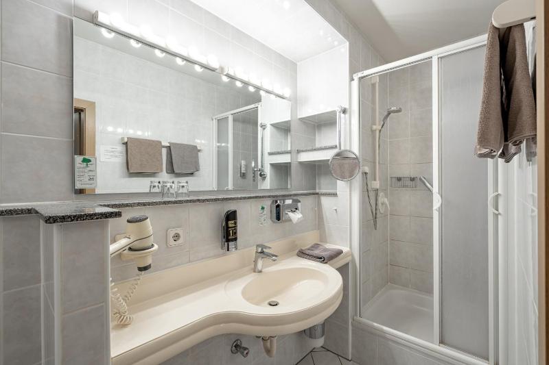 Premium Double Room image 3